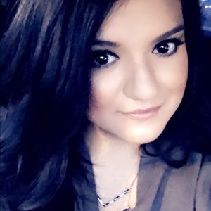 Meet your Posher, Roxanne